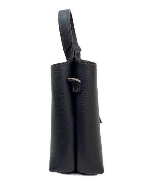 TOD'S（トッズ）TOD'S (トッズ) Tチャーム付ミニショルダーバッグ ダークネイビー サイズ:マイクロの古着・服飾アイテム