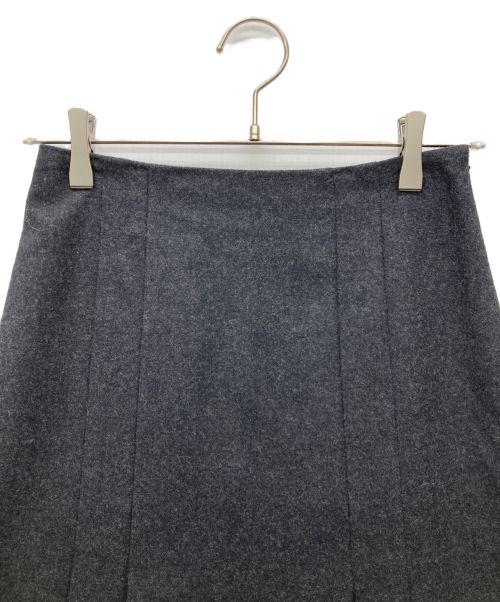 ANAYI（アナイ）ANAYI (アナイ) 膝丈プリーツスカート グレー サイズ:SIZE 36の古着・服飾アイテム