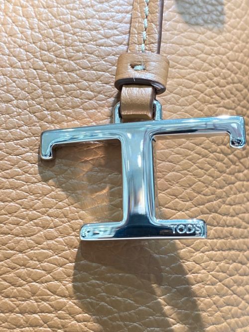 TOD'S（トッズ）TOD'S (トッズ) レザー バッグ マイクロ ブラウン サイズ:マイクロの古着・服飾アイテム