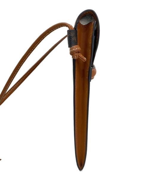 CELINE（セリーヌ）CELINE (セリーヌ) フラップ付きモバイルポーチ ブラウンの古着・服飾アイテム