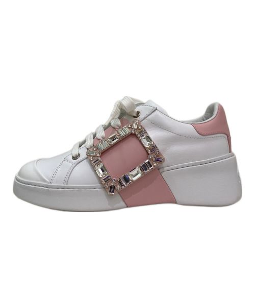 Roger Vivier（ロジェ ヴィヴィエ）Roger Vivier (ロジェ ヴィヴィエ) ヴィヴスケートストラスバックルスニーカー ホワイト×ピンク サイズ:36 1/2 未使用品の古着・服飾アイテム