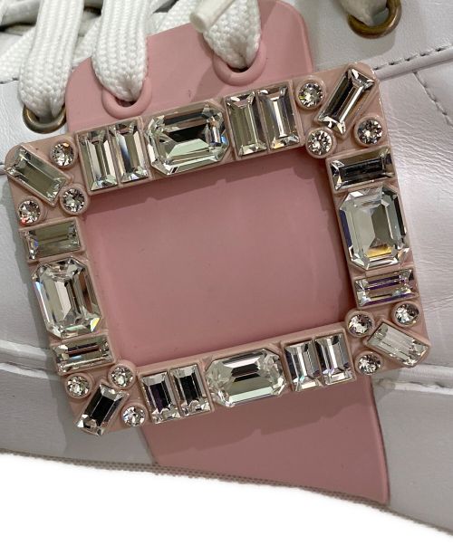 Roger Vivier（ロジェ ヴィヴィエ）Roger Vivier (ロジェ ヴィヴィエ) ヴィヴスケートストラスバックルスニーカー ホワイト×ピンク サイズ:36 1/2 未使用品の古着・服飾アイテム