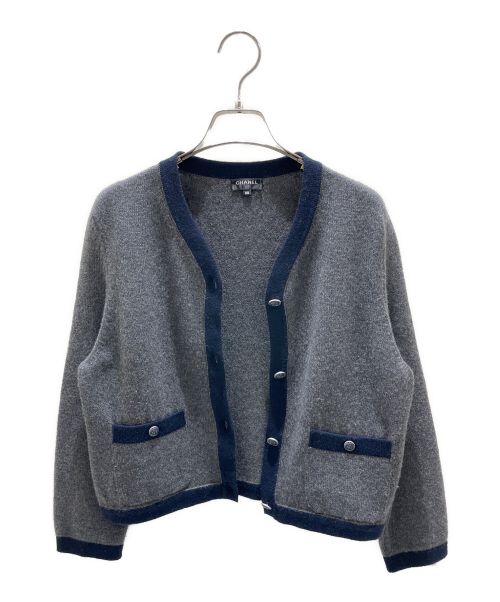 CHANEL（シャネル）CHANEL (シャネル) アンカーボタンニットカーディガン グレー×ネイビー サイズ:38の古着・服飾アイテム