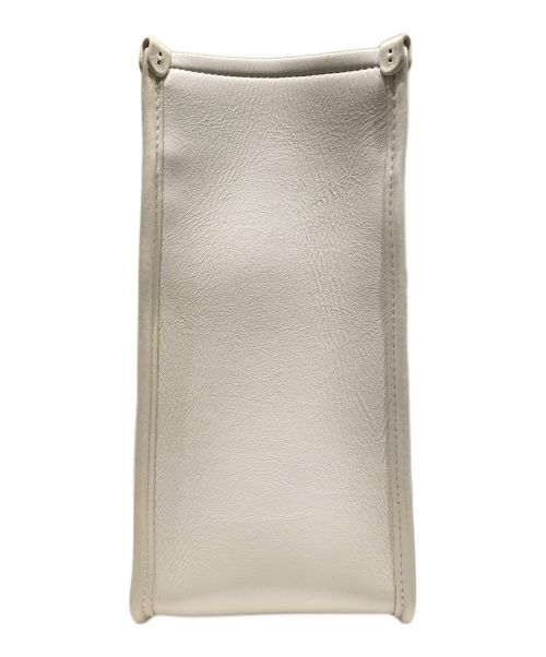 CHANEL（シャネル）CHANEL (シャネル) マトラッセスクエアショルダートートバッグ ホワイトの古着・服飾アイテム