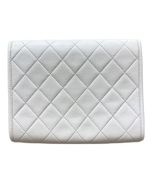 CHANEL（シャネル）CHANEL (シャネル) マトラッセチェーンショルダーバッグ ホワイトの古着・服飾アイテム
