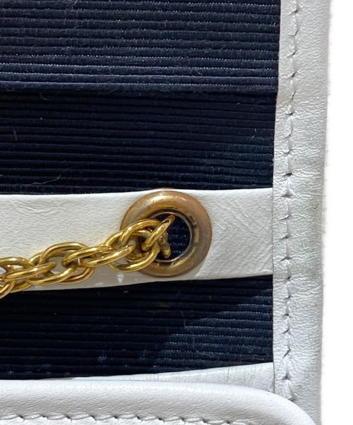 CHANEL（シャネル）CHANEL (シャネル) マトラッセチェーンショルダーバッグ ホワイトの古着・服飾アイテム