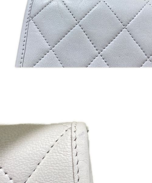 CHANEL（シャネル）CHANEL (シャネル) マトラッセチェーンショルダーバッグ ホワイトの古着・服飾アイテム