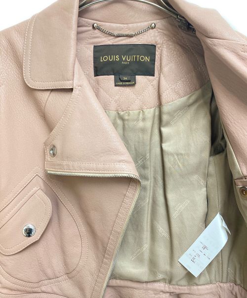 LOUIS VUITTON（ルイ ヴィトン）LOUIS VUITTON (ルイ ヴィトン) ショートスリーブレザージャケット ピンク サイズ:34の古着・服飾アイテム