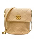 CHANELシャネル）の古着「サイドパールショルダーバッグ」｜ベージュ