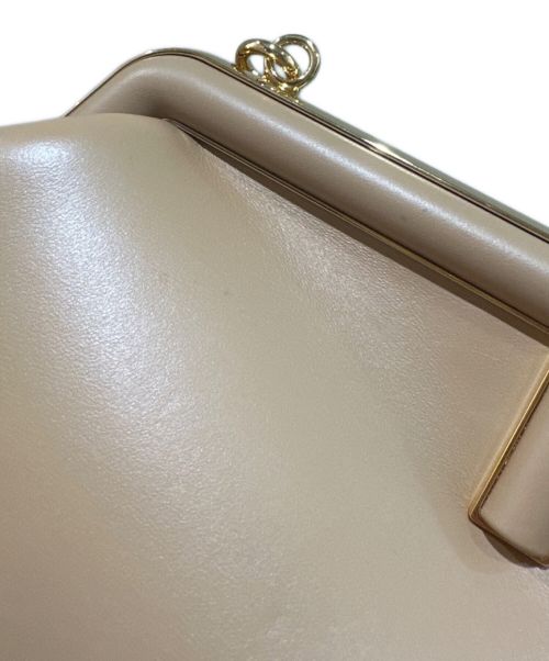FENDI（フェンディ）FENDI (フェンディ) ファースト スモール ベージュ×ゴールドの古着・服飾アイテム