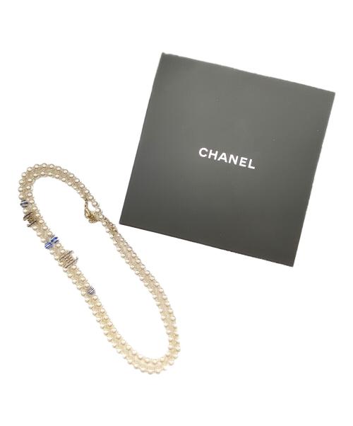 CHANEL（シャネル）CHANEL (シャネル) パールココマークモチーフロングネックレス ホワイト×ゴールド×ブルーの古着・服飾アイテム