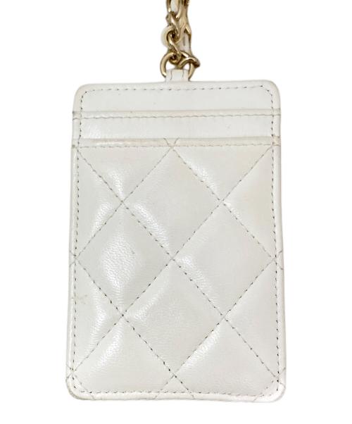CHANEL（シャネル）CHANEL (シャネル) ココマークチェーンカードケース ホワイトの古着・服飾アイテム