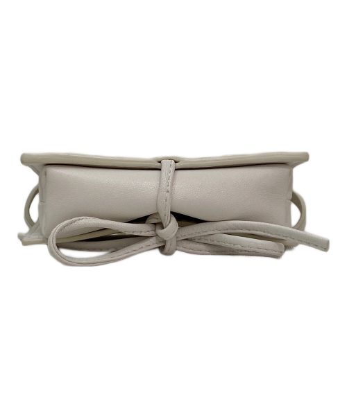 BOTTEGA VENETA（ボッテガベネタ）BOTTEGA VENETA (ボッテガベネタ) イントレチャートポシェット ホワイトの古着・服飾アイテム