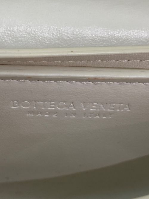 BOTTEGA VENETA（ボッテガベネタ）BOTTEGA VENETA (ボッテガベネタ) イントレチャートポシェット ホワイトの古着・服飾アイテム