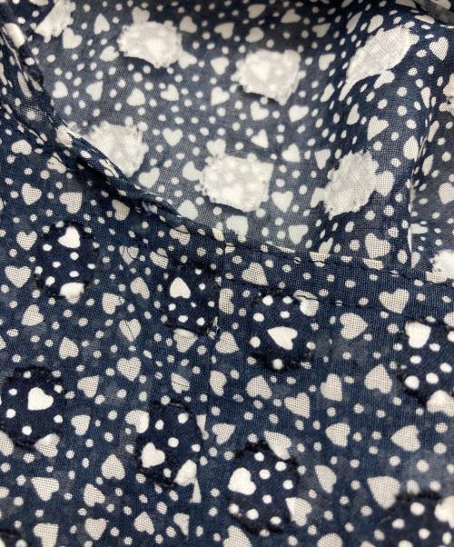 Yves Saint Laurent（イヴサンローラン）Yves Saint Laurent (イヴサンローラン) ノースリーブハート柄ブラウス ネイビー サイズ:36の古着・服飾アイテム