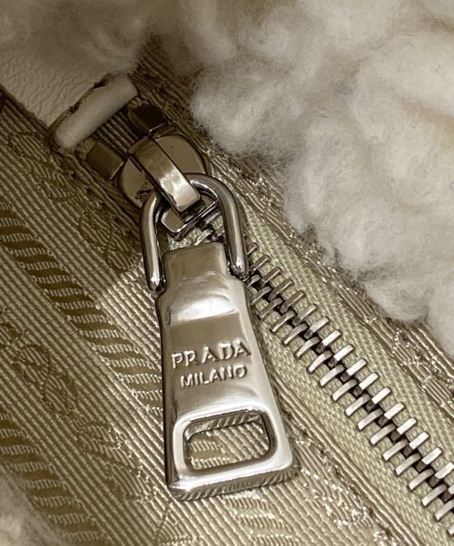 PRADA（プラダ）PRADA (プラダ) トライアングルロゴトートバッグ ホワイトの古着・服飾アイテム