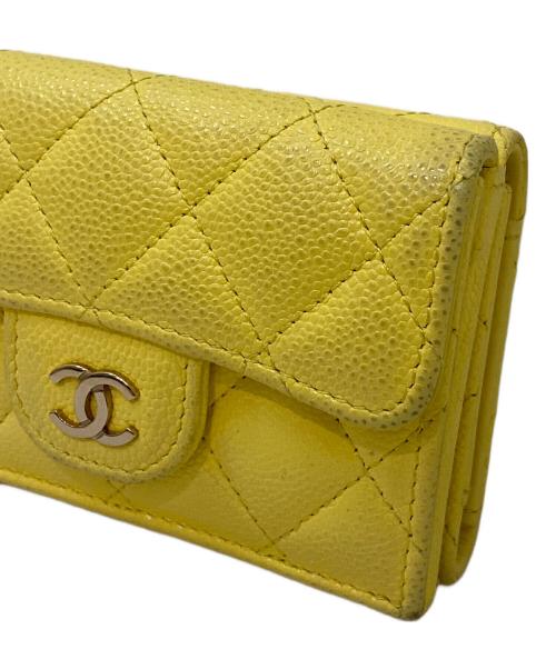 CHANEL（シャネル）CHANEL (シャネル) 3つ折り財布 イエローの古着・服飾アイテム