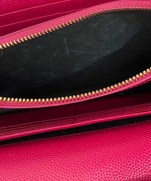 Saint Laurent Paris（サンローランパリ）Saint Laurent Paris (サンローランパリ) VステッチYSLチェーンウォレット ショッキングピンク×ゴールドの古着・服飾アイテム