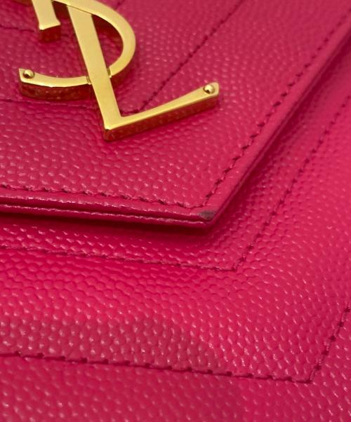 Saint Laurent Paris（サンローランパリ）Saint Laurent Paris (サンローランパリ) VステッチYSLチェーンウォレット ショッキングピンク×ゴールドの古着・服飾アイテム
