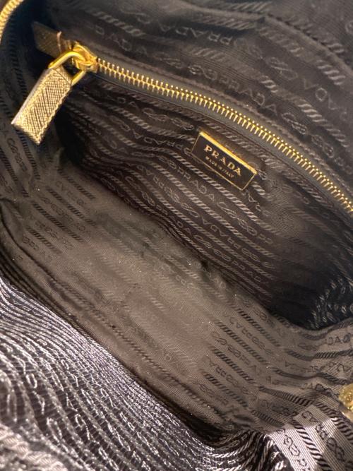 PRADA（プラダ）PRADA (プラダ) ハンドバッグ ゴールドの古着・服飾アイテム