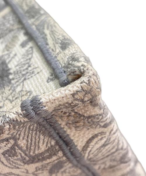 Christian Dior（クリスチャン ディオール）Christian Dior (クリスチャン ディオール) Dior Book Tote バッグ ミディアム ホワイト サイズ:ミディアムの古着・服飾アイテム