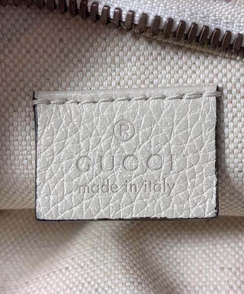 GUCCI（グッチ）GUCCI (グッチ) ロゴプリント スモールベルトバッグ  ホワイトの古着・服飾アイテム