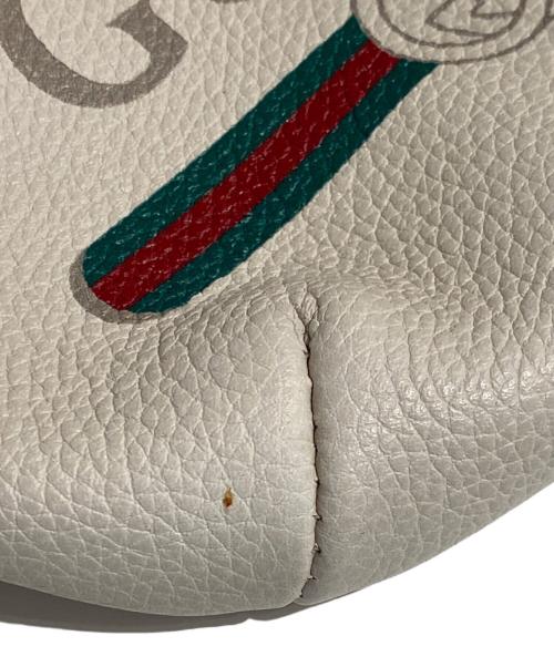 GUCCI（グッチ）GUCCI (グッチ) ロゴプリント スモールベルトバッグ  ホワイトの古着・服飾アイテム