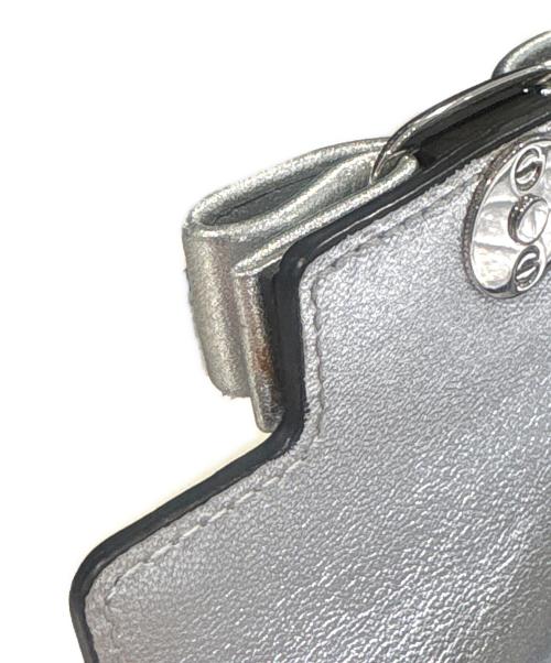 Salvatore Ferragamo（サルヴァトーレ フェラガモ）Salvatore Ferragamo (サルヴァトーレ フェラガモ) ヴァラ・リボン チェーンショルダーバッグ シルバーの古着・服飾アイテム