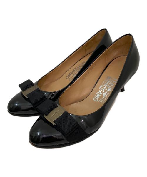 Salvatore Ferragamo（サルヴァトーレ フェラガモ）Salvatore Ferragamo (サルヴァトーレ フェラガモ) CARLA55（カーラ55）ヴァラ リボン パンプス ブラック サイズ:5 1/2の古着・服飾アイテム