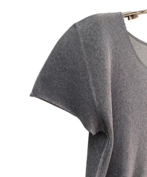 PLEATS PLEASE（プリーツプリーズ）PLEATS PLEASE (プリーツプリーズ) 半袖プリーツカットソー グレー サイズ:3の古着・服飾アイテム