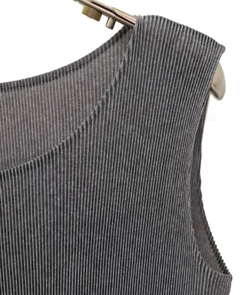PLEATS PLEASE（プリーツプリーズ）PLEATS PLEASE (プリーツプリーズ) ノースリーブカットソー グレー サイズ:3の古着・服飾アイテム