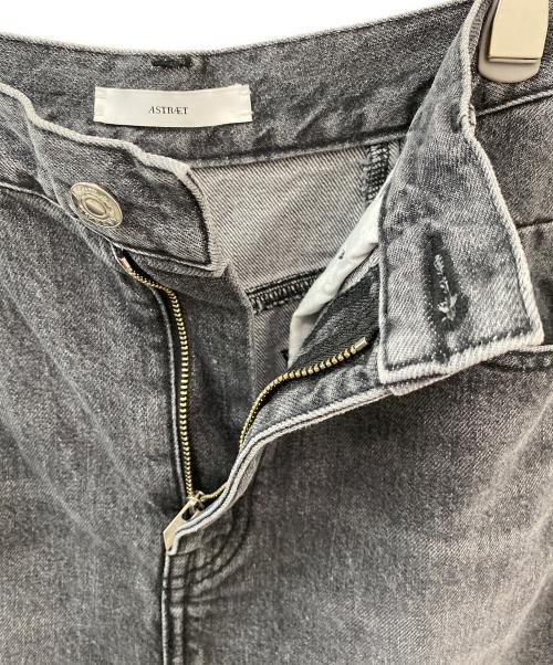 ASTRAET（アストラット）ASTRAET (アストラット) デニムスカート グレーの古着・服飾アイテム