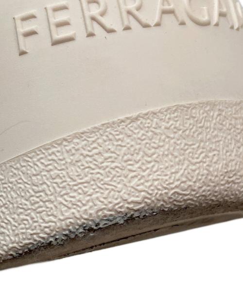 Salvatore Ferragamo（サルヴァトーレ フェラガモ）Salvatore Ferragamo (サルヴァトーレ フェラガモ) DAHLIAスニーカー ホワイト×ブラウン サイズ:7の古着・服飾アイテム