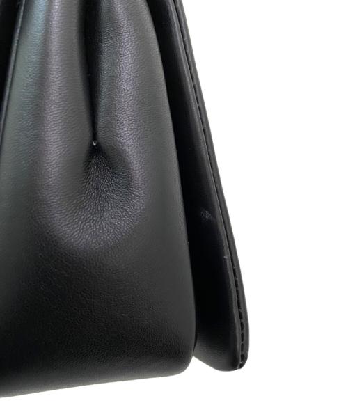 VALENTINO（ヴァレンティノ）VALENTINO (ヴァレンティノ) ワンスタッズチェーンショルダーバッグ ブラックの古着・服飾アイテム