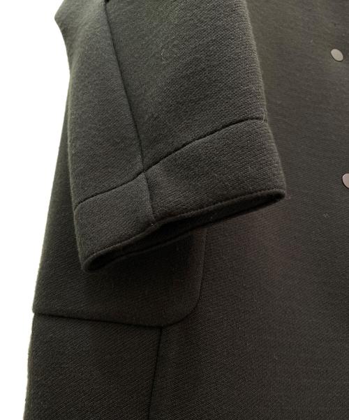 COGTHEBIGSMOKE（コグザビッグスモーク）COGTHEBIGSMOKE (コグザビッグスモーク) ROUND NECK コート ブラック サイズ:Freeの古着・服飾アイテム
