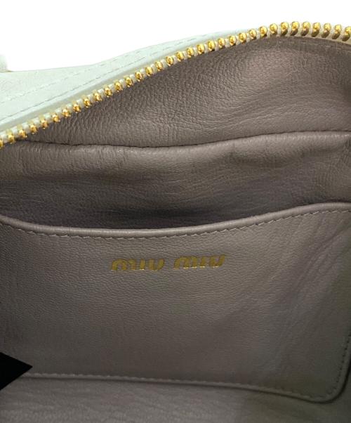 MIU MIU（ミュウミュウ）MIU MIU (ミュウミュウ) ハンドバッグ アイボリーの古着・服飾アイテム