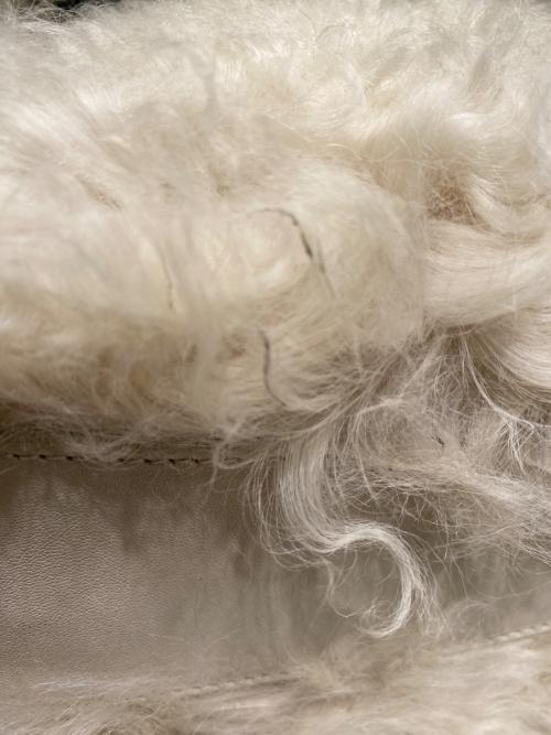 MIU MIU（ミュウミュウ）MIU MIU (ミュウミュウ) ハンドバッグ アイボリーの古着・服飾アイテム