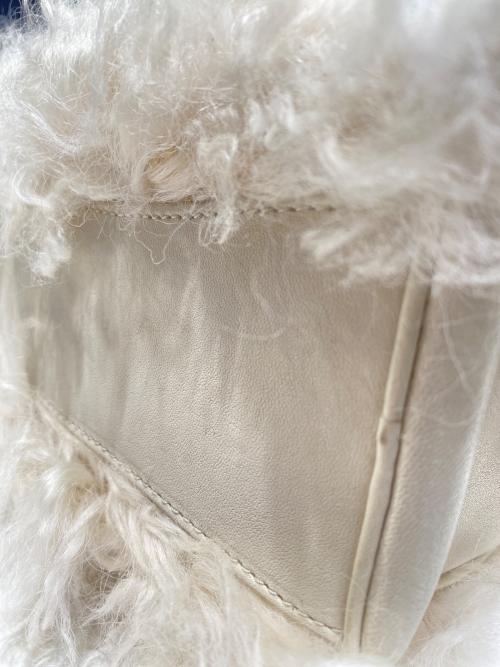 MIU MIU（ミュウミュウ）MIU MIU (ミュウミュウ) ハンドバッグ アイボリーの古着・服飾アイテム