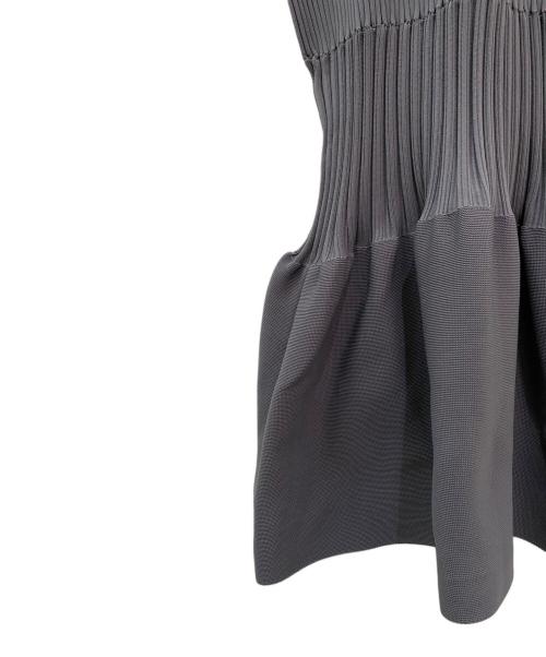 CFCL（シーエフシーエル）CFCL (シーエフシーエル) FLUTED SLEEVELESS MERMAID DRESS グレー サイズ:3の古着・服飾アイテム