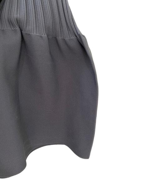 CFCL（シーエフシーエル）CFCL (シーエフシーエル) FLUTED SLEEVELESS MERMAID DRESS グレー サイズ:3の古着・服飾アイテム