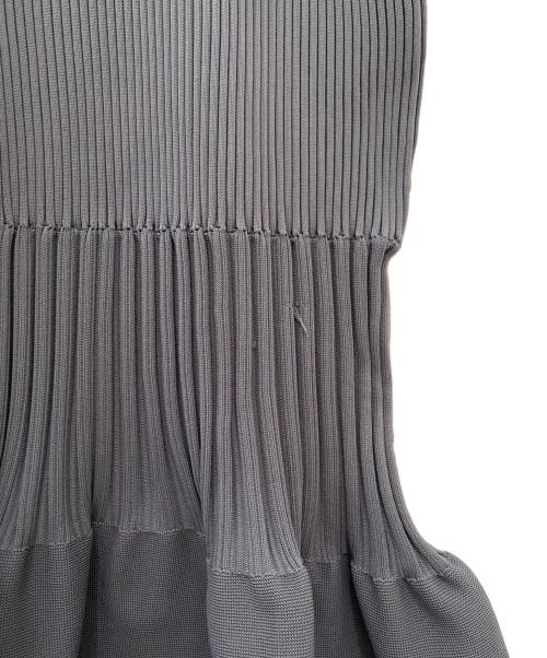 CFCL（シーエフシーエル）CFCL (シーエフシーエル) FLUTED SLEEVELESS MERMAID DRESS グレー サイズ:3の古着・服飾アイテム