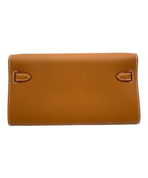 HERMES（エルメス）HERMES (エルメス) Kelly to go Wallet Bag/ケリトゥーゴー/エトゥープ/ヴォーエプソン/シルバー金具/W刻印：2024年製 ゴールドの古着・服飾アイテム