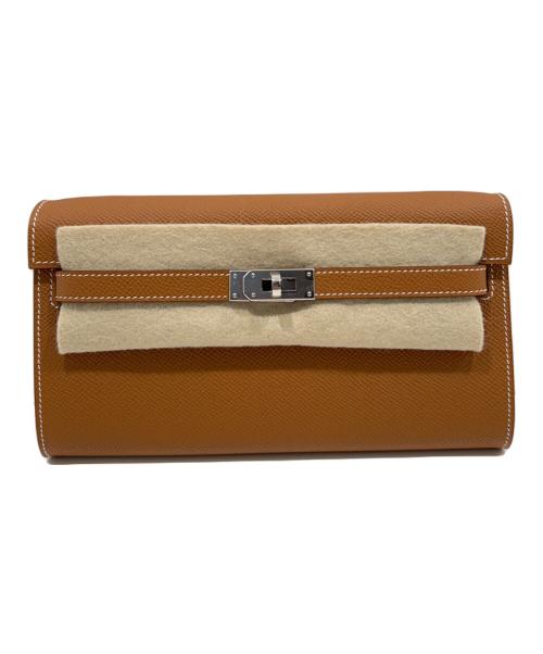 HERMES（エルメス）HERMES (エルメス) Kelly to go Wallet Bag/ケリトゥーゴー/エトゥープ/ヴォーエプソン/シルバー金具/W刻印：2024年製 ゴールドの古着・服飾アイテム