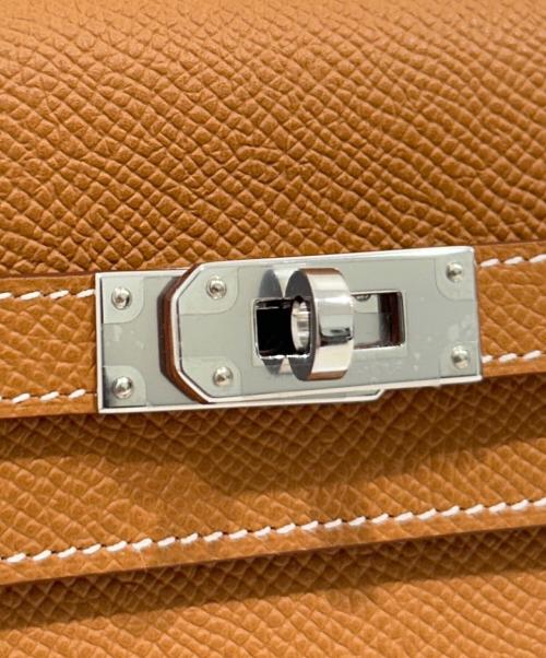 HERMES（エルメス）HERMES (エルメス) Kelly to go Wallet Bag/ケリトゥーゴー/エトゥープ/ヴォーエプソン/シルバー金具/W刻印：2024年製 ゴールドの古着・服飾アイテム