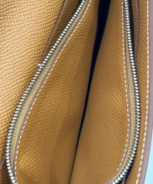 HERMES（エルメス）HERMES (エルメス) Kelly to go Wallet Bag/ケリトゥーゴー/エトゥープ/ヴォーエプソン/シルバー金具/W刻印：2024年製 ゴールドの古着・服飾アイテム