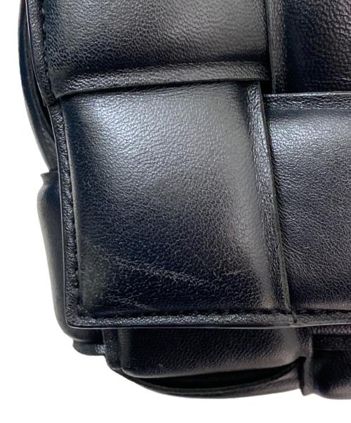 BOTTEGA VENETA（ボッテガベネタ）BOTTEGA VENETA (ボッテガベネタ) マキシイントレチャートパデットカセット ブラックの古着・服飾アイテム