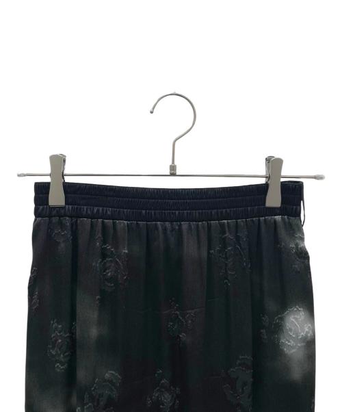 CHANEL（シャネル）CHANEL (シャネル) メティエダールシルク サテン ココマーク ロングスカート ブラック サイズ:34の古着・服飾アイテム