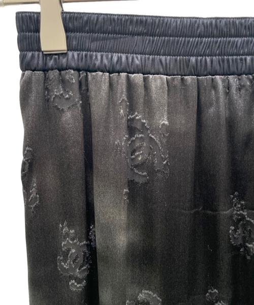 CHANEL（シャネル）CHANEL (シャネル) メティエダールシルク サテン ココマーク ロングスカート ブラック サイズ:34の古着・服飾アイテム