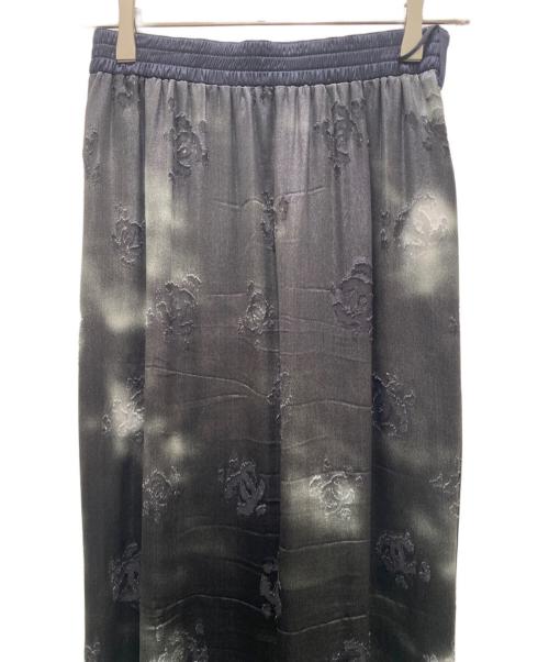 CHANEL（シャネル）CHANEL (シャネル) メティエダールシルク サテン ココマーク ロングスカート ブラック サイズ:34の古着・服飾アイテム