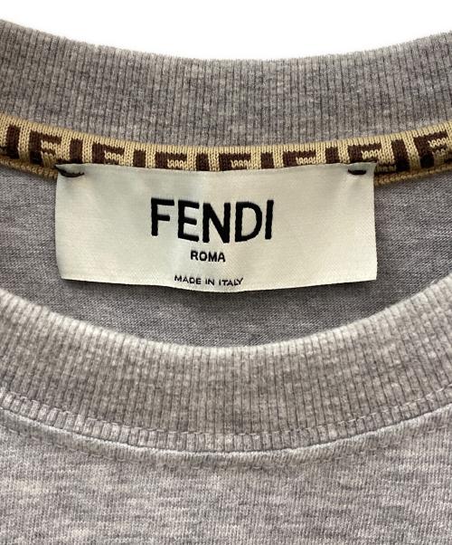 FENDI（フェンディ）FENDI (フェンディ) ロゴ刺繍 コットン クルーネック カットソー グレー サイズ:XSの古着・服飾アイテム